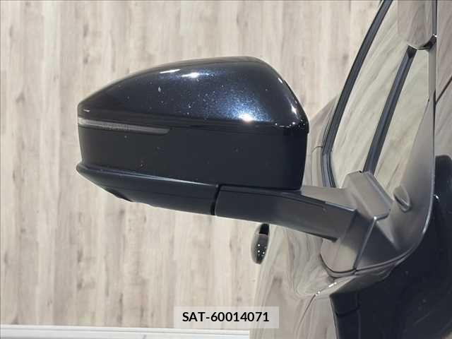 Toyota PRIUS PHV 2024-01 8438749-25