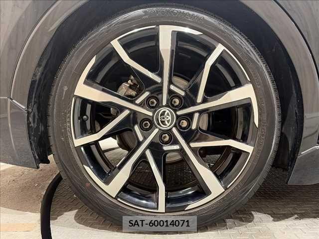 Toyota PRIUS PHV 2024-01 8438749-28