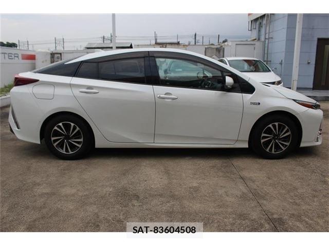 Toyota PRIUS PHV 2018-07 8526734-13