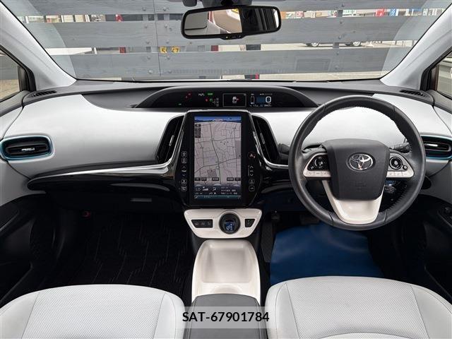 Toyota PRIUS PHV 2017-06 8526732-11