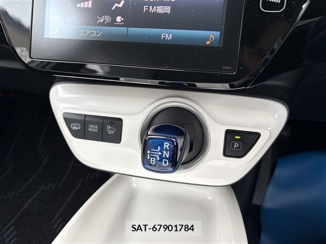 Toyota PRIUS PHV 2017-06 8526732-22