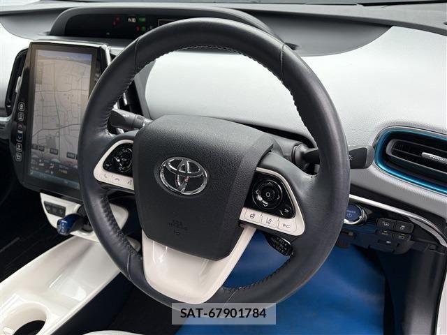 Toyota PRIUS PHV 2017-06 8526732-24