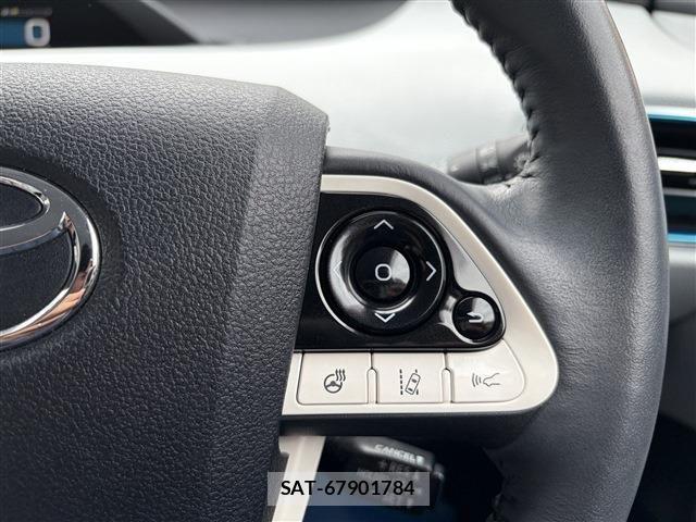 Toyota PRIUS PHV 2017-06 8526732-26