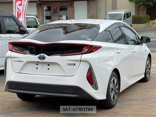 Toyota PRIUS PHV 2017-06 8526732-3