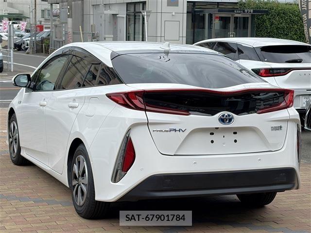 Toyota PRIUS PHV 2017-06 8526732-4
