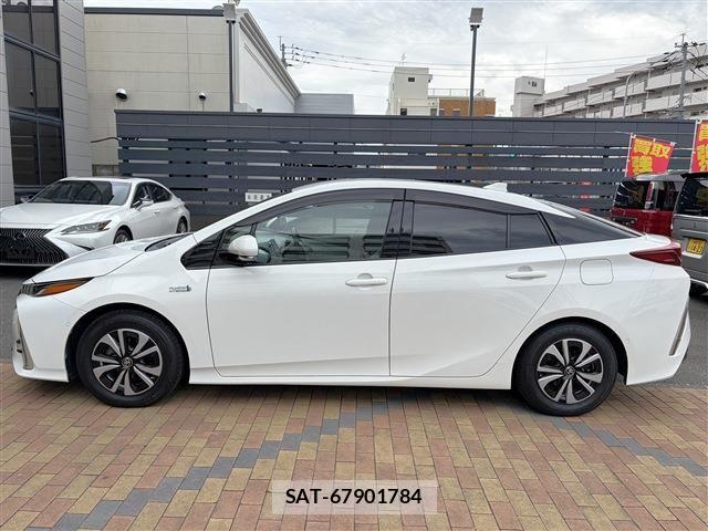 Toyota PRIUS PHV 2017-06 8526732-7