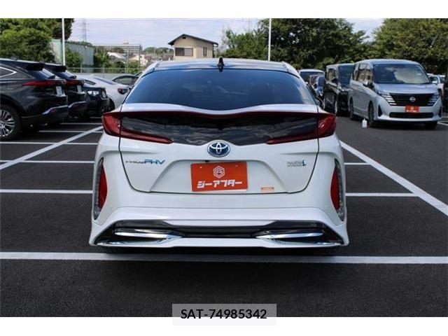 Toyota PRIUS PHV 2017-03 8526733-14