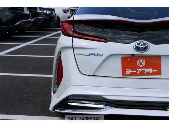 Toyota PRIUS PHV 2017-03 8526733-15