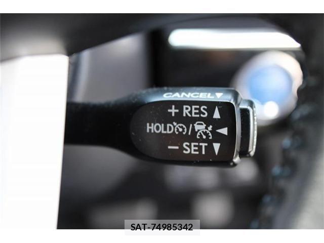 Toyota PRIUS PHV 2017-03 8526733-1