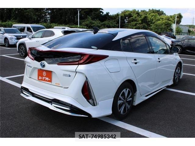 Toyota PRIUS PHV 2017-03 8526733-19
