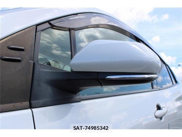 Toyota PRIUS PHV 2017-03 8526733-22