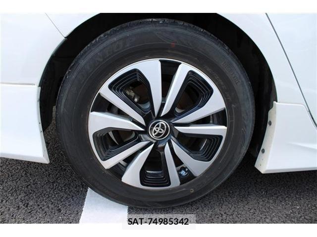 Toyota PRIUS PHV 2017-03 8526733-24