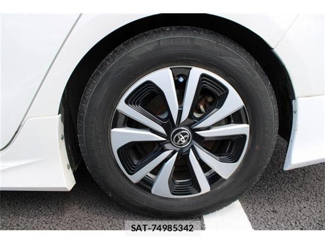 Toyota PRIUS PHV 2017-03 8526733-25