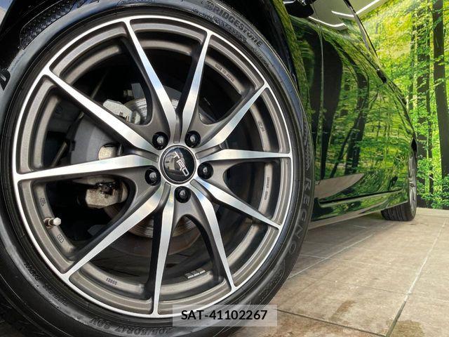 Toyota PRIUS PHV 2017-05 8526731-12
