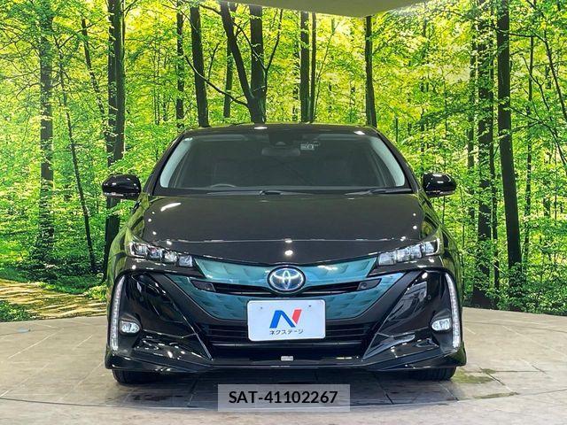 Toyota PRIUS PHV 2017-05 8526731-13
