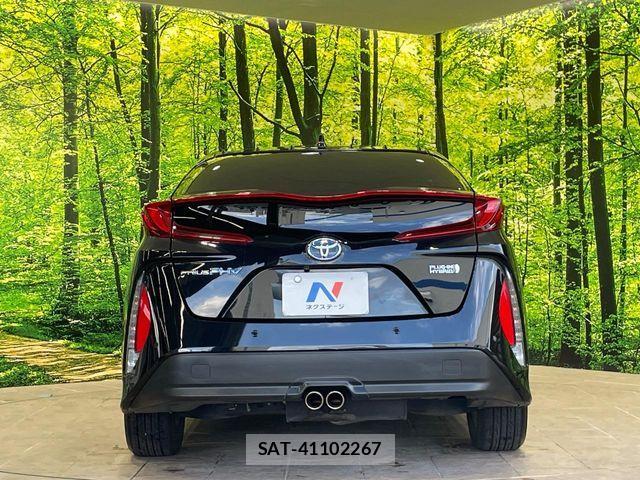 Toyota PRIUS PHV 2017-05 8526731-14