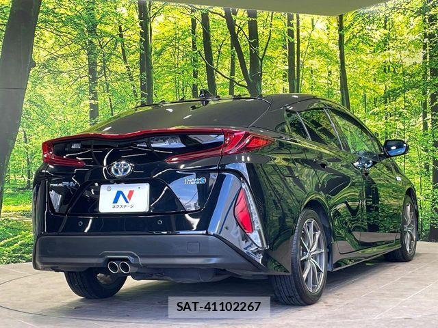 Toyota PRIUS PHV 2017-05 8526731-15