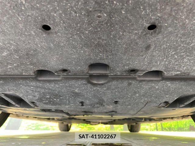 Toyota PRIUS PHV 2017-05 8526731-18