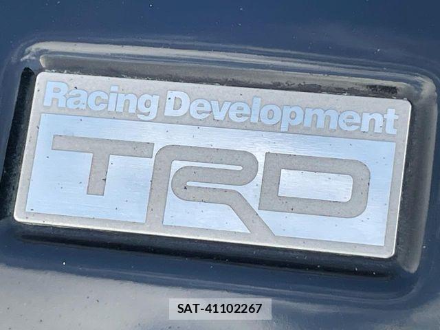 Toyota PRIUS PHV 2017-05 8526731-2