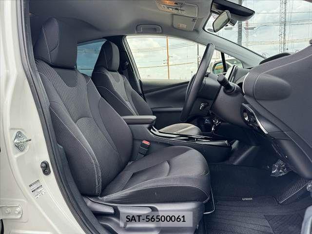 Toyota PRIUS PHV 2019-11 8563295-15