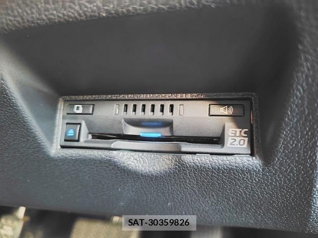 Toyota PRIUS PHV 2021-11 8563292-22