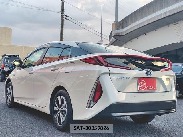 Toyota PRIUS PHV 2021-11 8563292-3