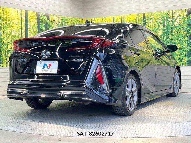 Toyota PRIUS PHV 2017-03 8563294-16