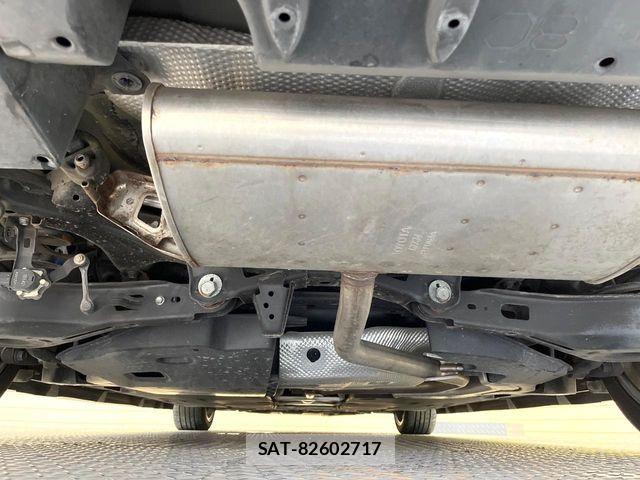 Toyota PRIUS PHV 2017-03 8563294-18