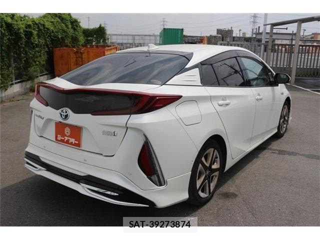 Toyota PRIUS PHV 2017-11 8628522-13