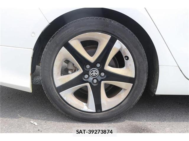 Toyota PRIUS PHV 2017-11 8628522-16
