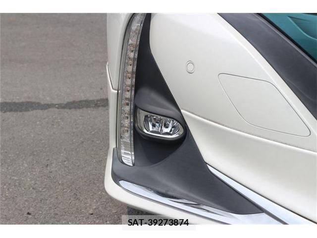 Toyota PRIUS PHV 2017-11 8628522-26