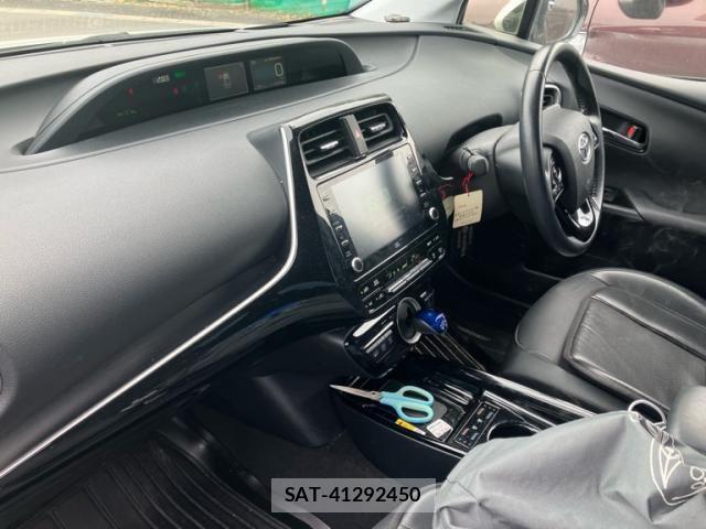 Toyota PRIUS PHV 2022-01 8628523-12