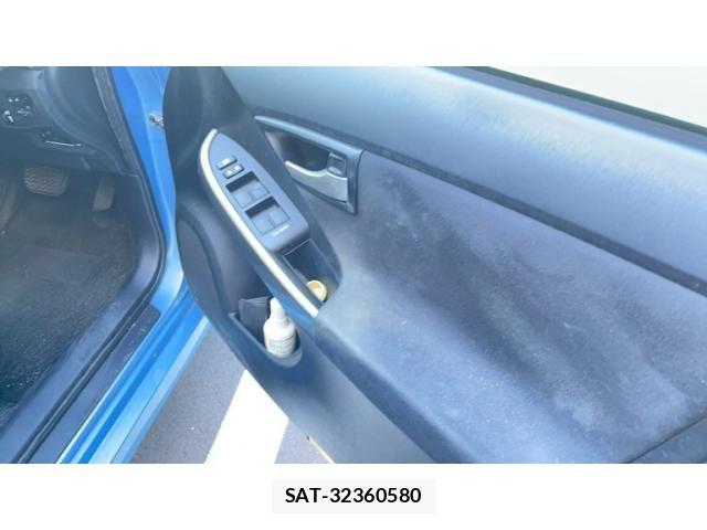 Toyota PRIUS PHV 2013-02 8628529-9