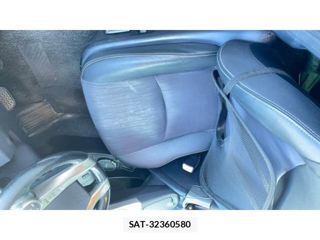 Toyota PRIUS PHV 2013-02 8628529-10