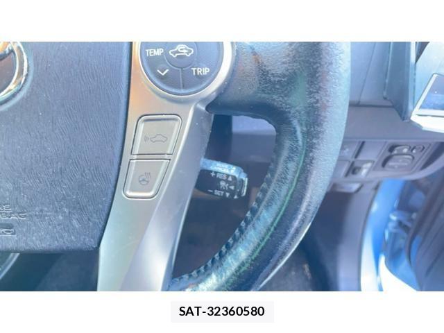 Toyota PRIUS PHV 2013-02 8628529-13