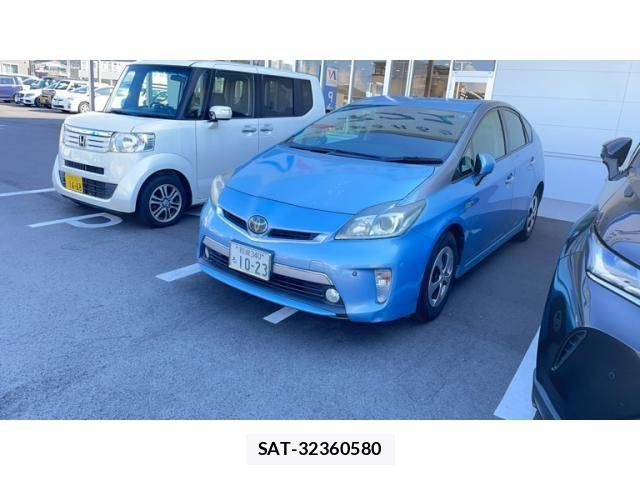 Toyota PRIUS PHV 2013-02 8628529-1