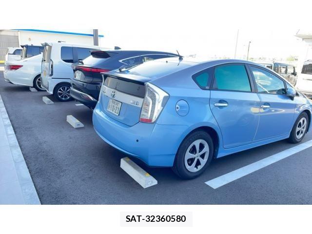 Toyota PRIUS PHV 2013-02 8628529-3