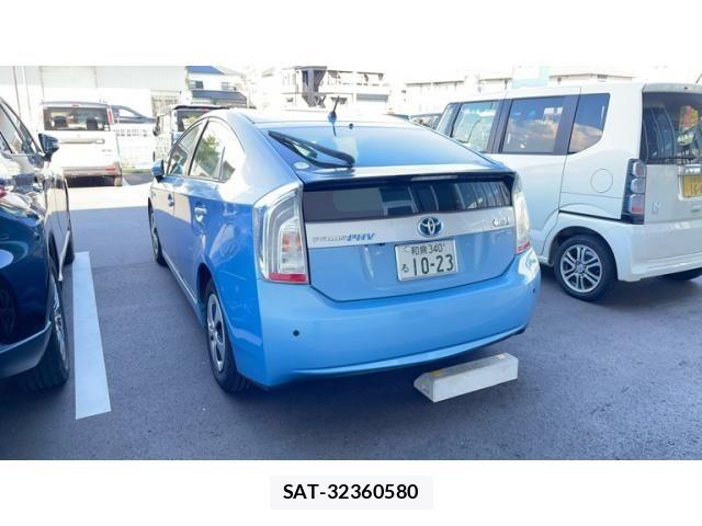Toyota PRIUS PHV 2013-02 8628529-4