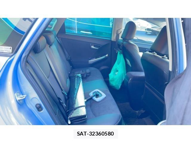 Toyota PRIUS PHV 2013-02 8628529-7