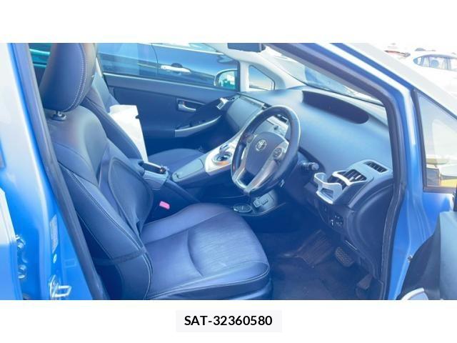 Toyota PRIUS PHV 2013-02 8628529-8