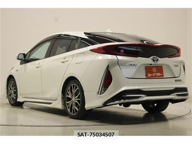 Toyota PRIUS PHV 2017-10 8628524-10
