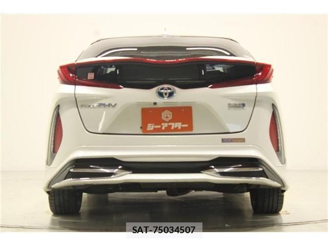 Toyota PRIUS PHV 2017-10 8628524-11