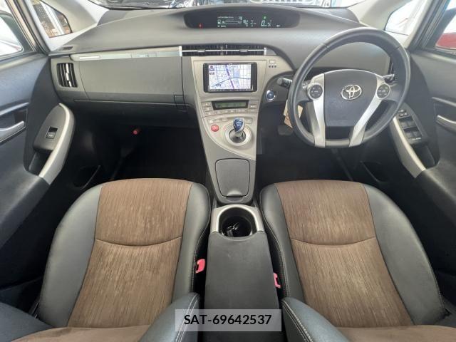 Toyota PRIUS PHV 2012-02 8628528-1