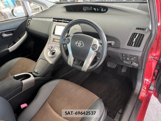 Toyota PRIUS PHV 2012-02 8628528-19