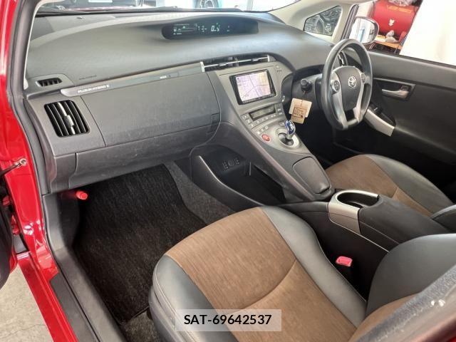 Toyota PRIUS PHV 2012-02 8628528-21