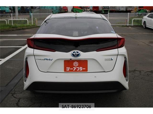 Toyota PRIUS PHV 2017-05 8628525-10