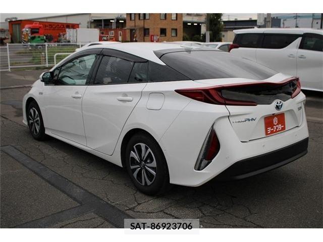 Toyota PRIUS PHV 2017-05 8628525-11