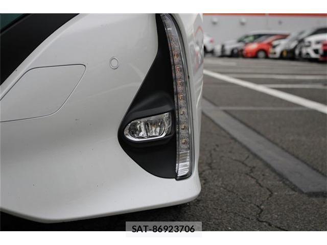 Toyota PRIUS PHV 2017-05 8628525-15