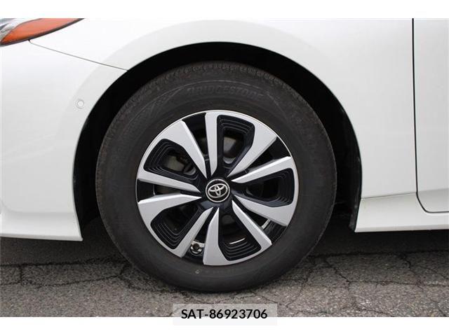 Toyota PRIUS PHV 2017-05 8628525-22