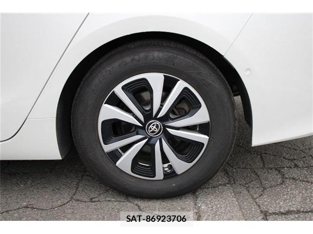 Toyota PRIUS PHV 2017-05 8628525-23